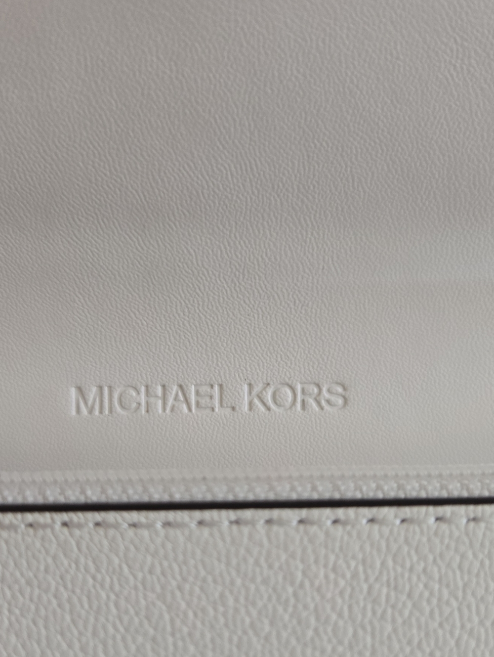 Michael Kors White Pebbled Leather Flap Wallet with Silver Hardware NWT And Bag - Picture 5 of 8